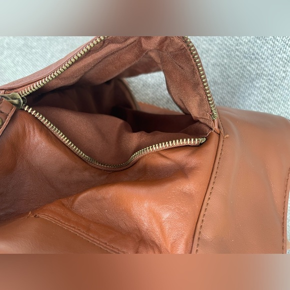 Brown Genuine Leather Hobo Bag with Slouch Design Shoulder Bag - Picture 9 of 16